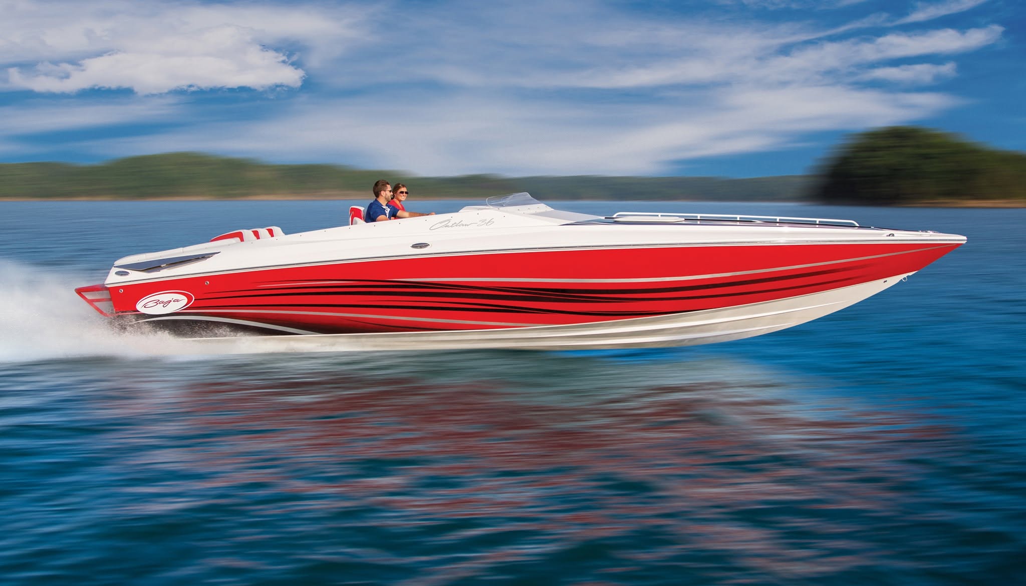 Baja Outlaw 36 running at speed